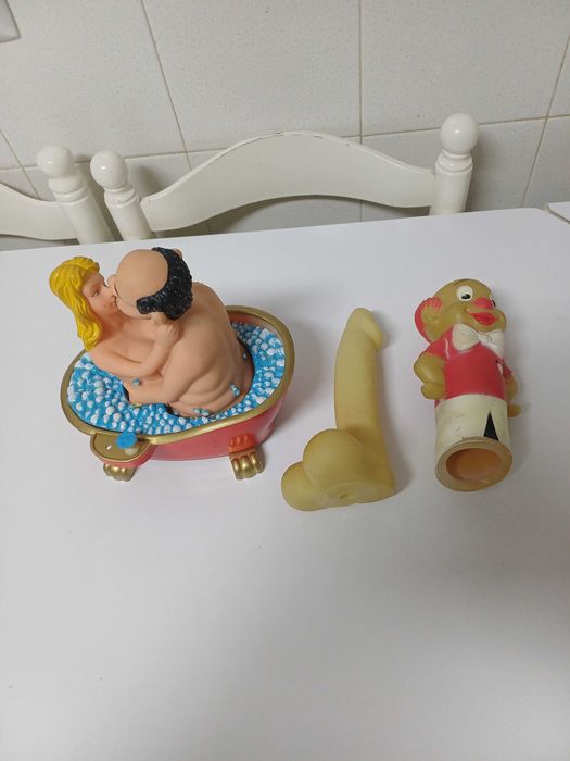 Bonecos de borracha antigos década de 1970 2 unidades