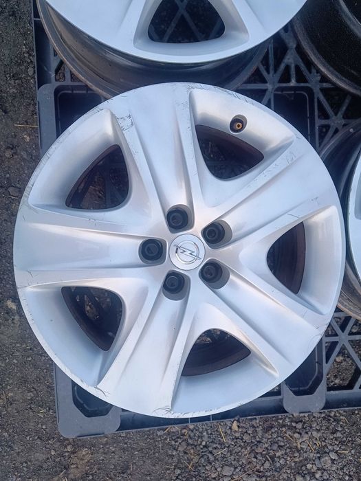 Felgi stalowe strukturalne Opel 17'' 5x105 + kołpaki