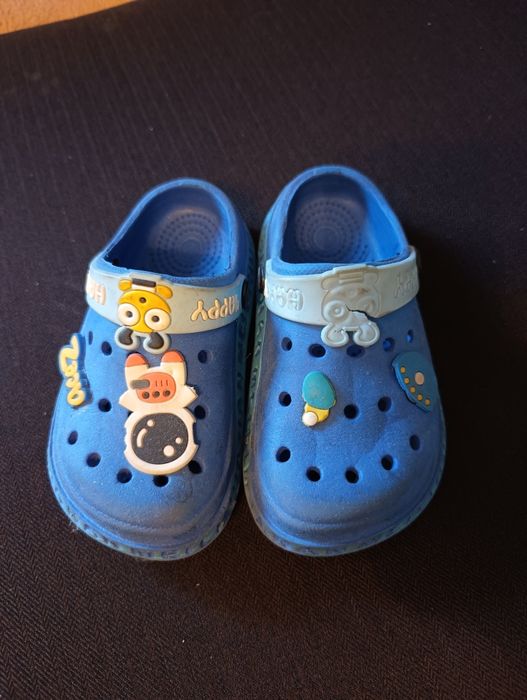 Klapki piankowe niebieskie rozmiar 27