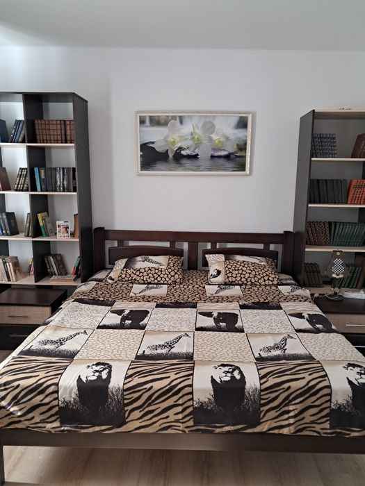 У самому центрі Одеси на вул. Буніна біля Дерибасівській довгостроково