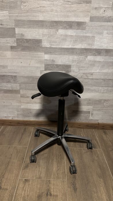 Крісло  табурет для майстра