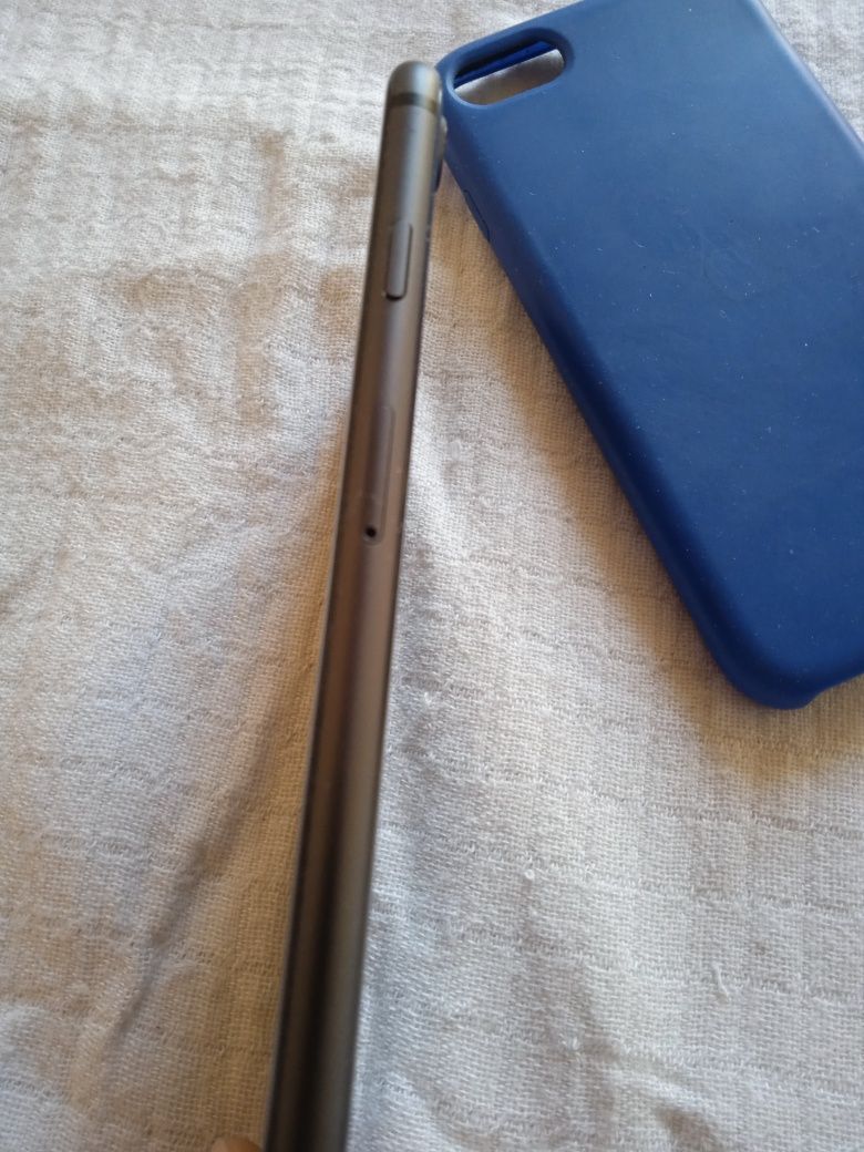Продам Iphone 8 64GB Neverlock