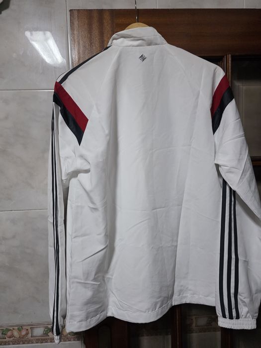 Casaco do benfica muito bonito