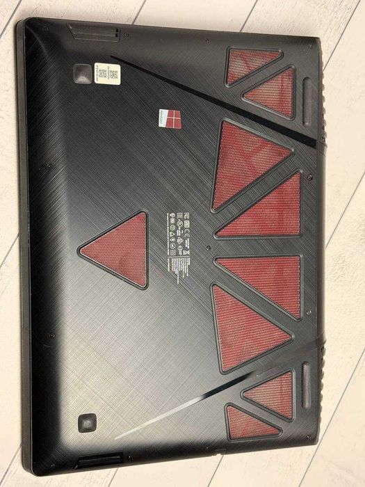 Lenovo  Y910-17ISK i7-6820HK 32ram GTX 1070 8gb NvmE 512gb 1tb hdd