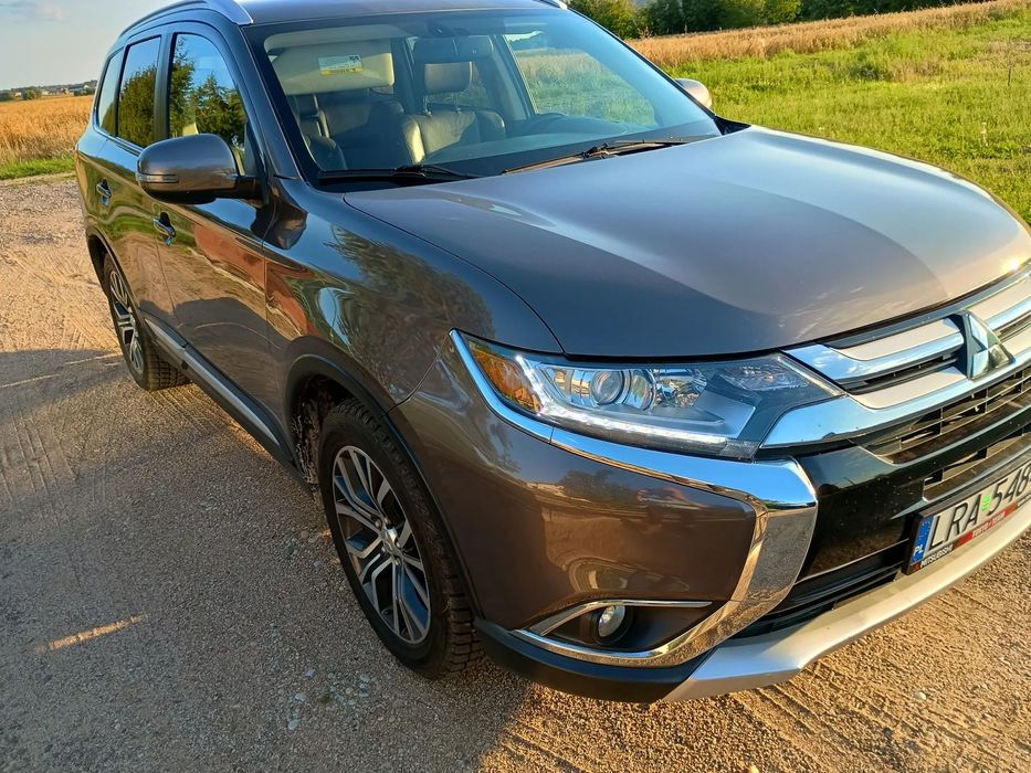 Mitsubishi Outlander Mitsubishi Outlander 2, 2.4 benzyna, 7-io osobowy