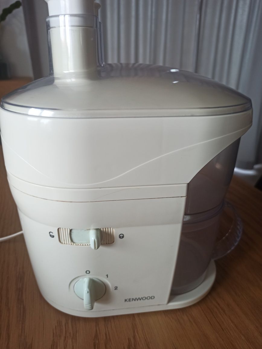 Sokowirówka Kenwood JE 550