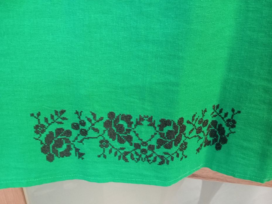 Жіноча сукня вишиванка