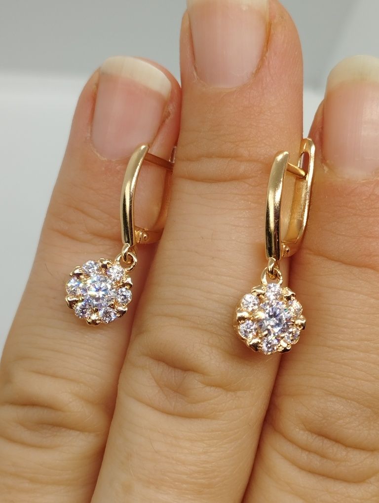 Золотые сережки 3.98 грамма