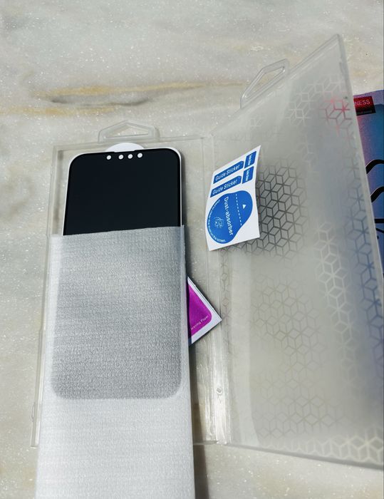 10 capas IPhone 13 + 4 peliculas