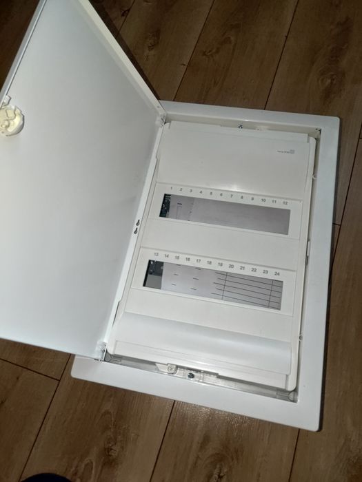 Rozdzielnica podtynkowa 2x12