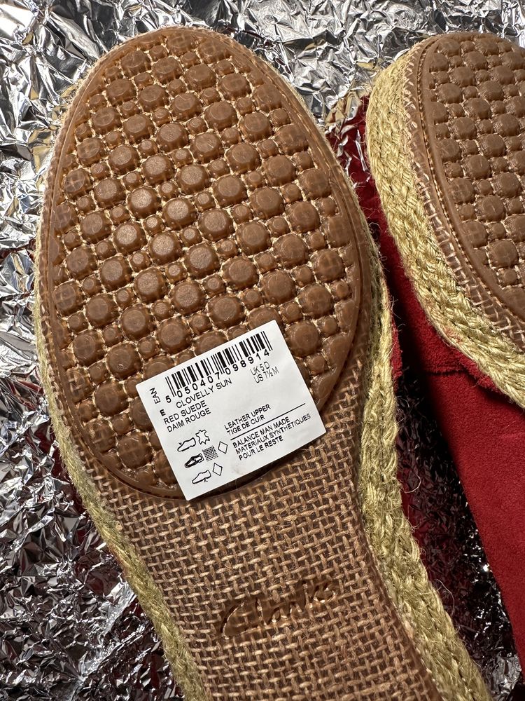 НОВІ замшеві жіночі мокасини Clarks 38р