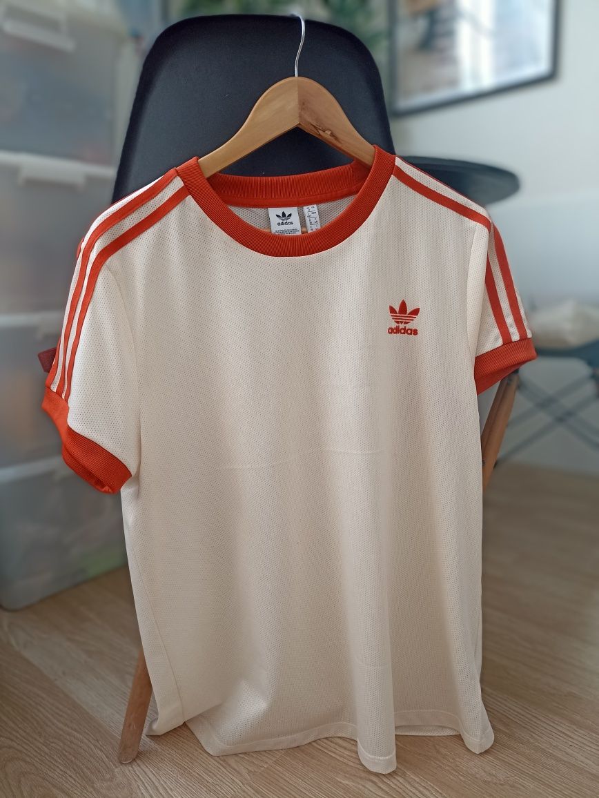 T-shirts Adidas semi nova