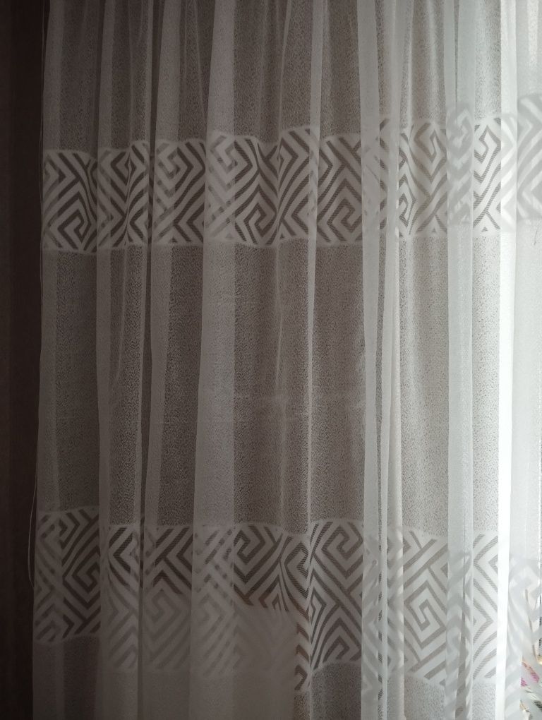 Тюль у вітальню.