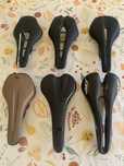 Material de BTT e Estrada - pedais, selins, grades, capacete e outros