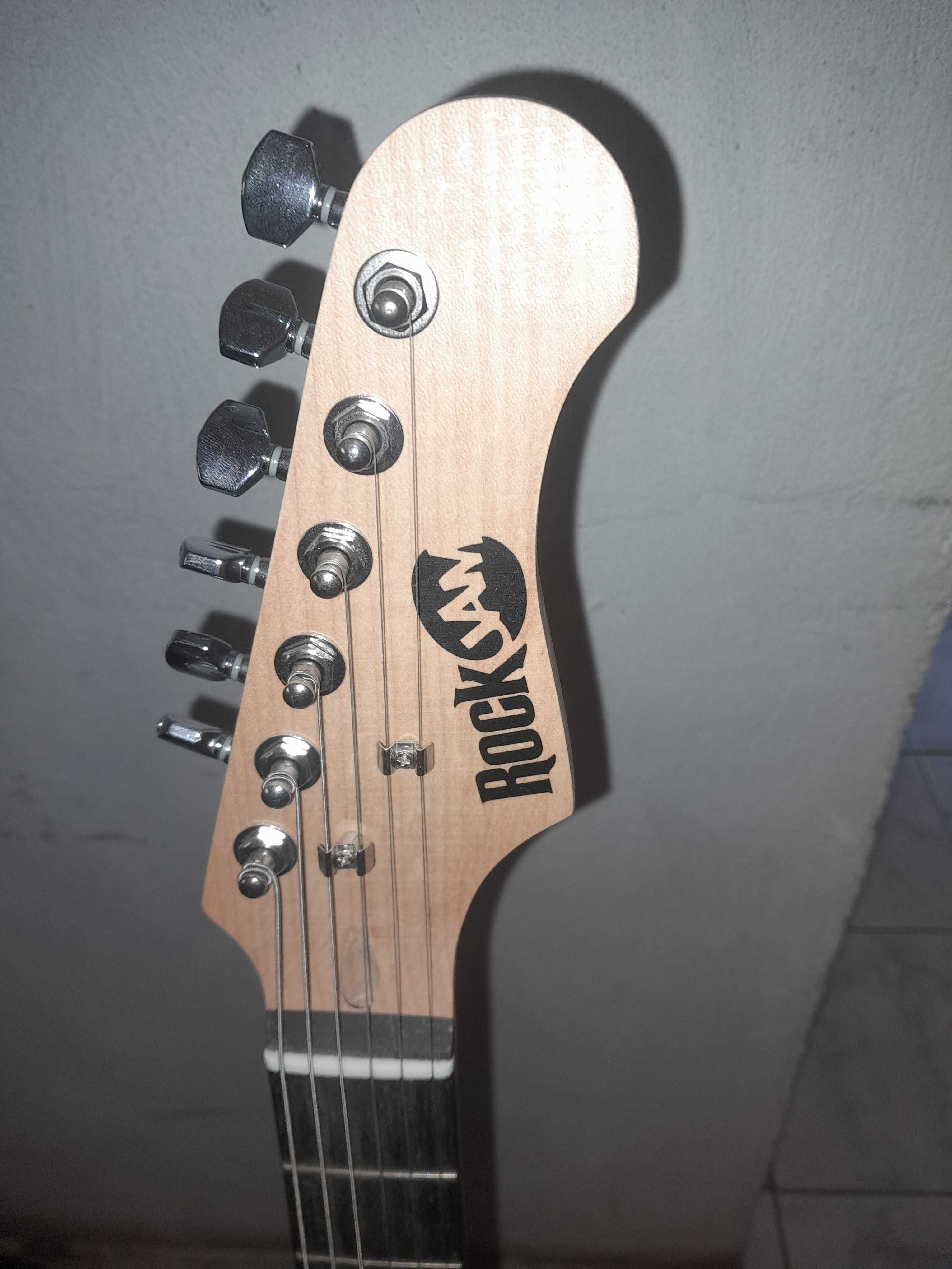 Guitarra eléctrica nova"