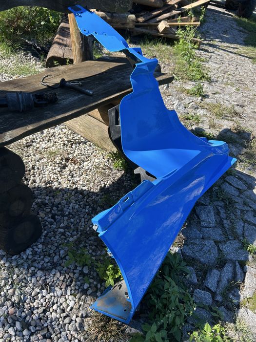 Chevrolet corvette c8 prawy próg prawa listwa progowa progi poszycie