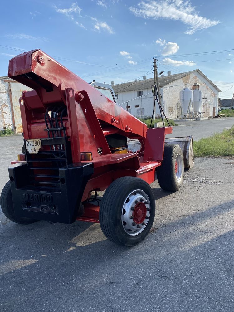Телескопічний навантажувач-Manitou MT425