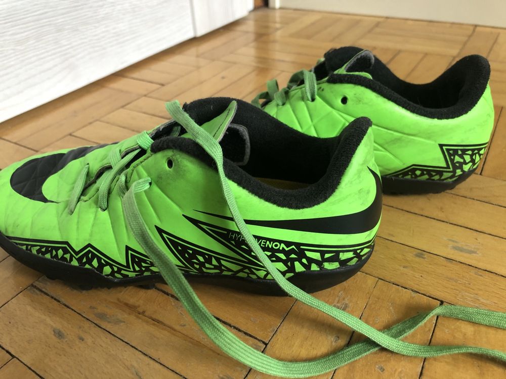 Nike 31,5 Buty piłkarskie turfy dzieciece piłka