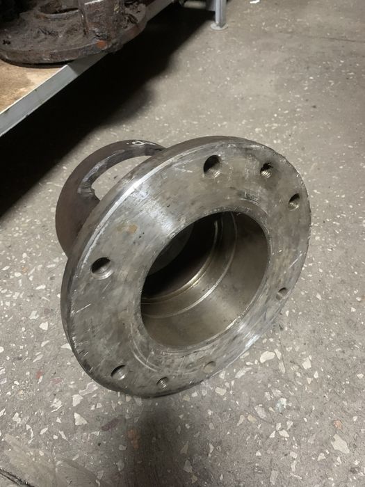 Стакан підшипників правий/лівий 36-2403042/43 заднього моста ЮМЗ-6