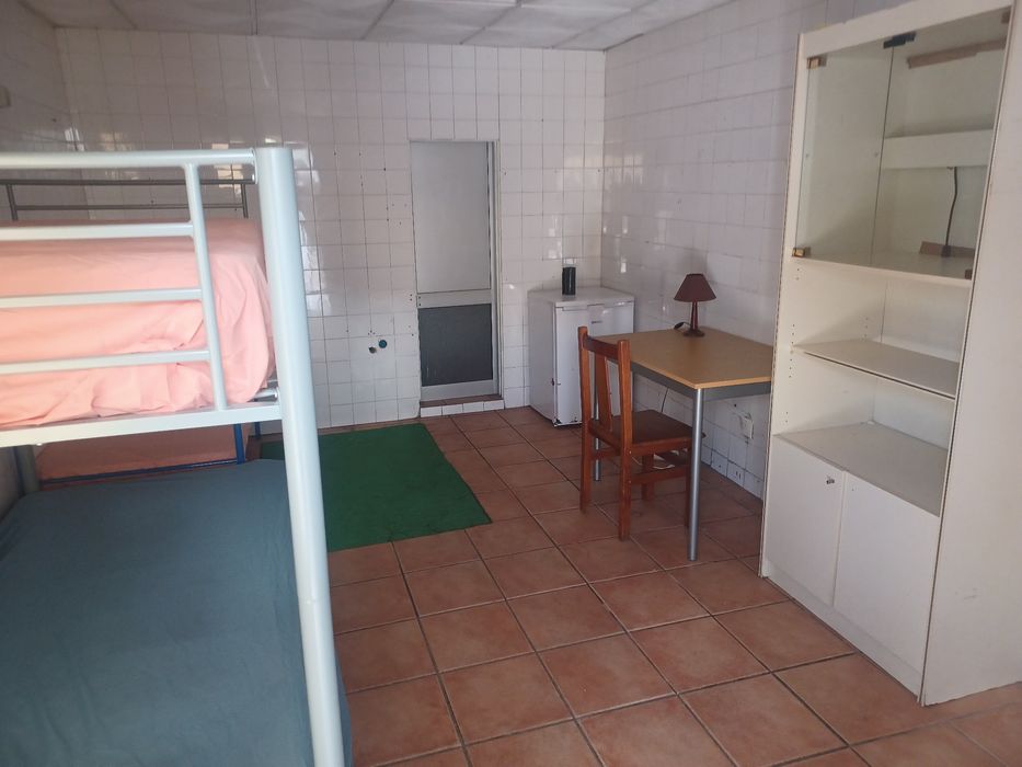Cama disponível em um quarto para 3 Pessoas no centro de faro