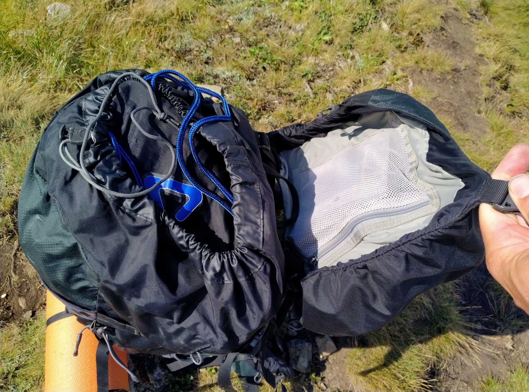 Рюкзак Osprey трекинговый с рейнкавером