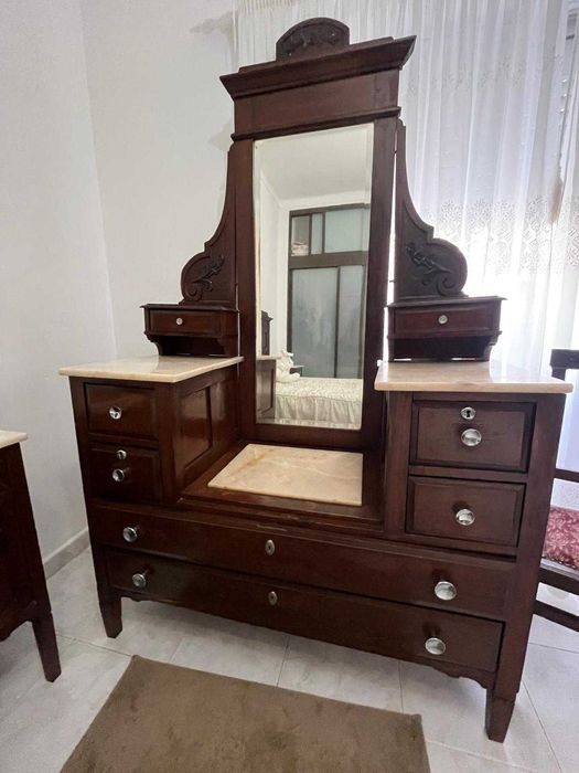 Mobília de quarto completa antiga