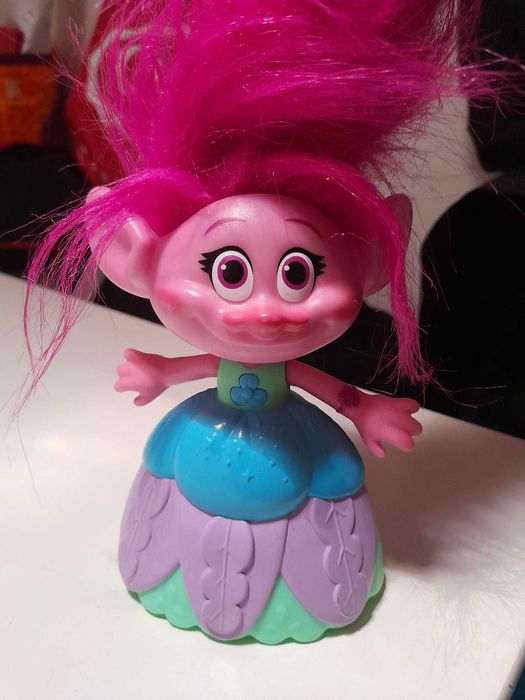 Bonecas e peluches Trolls