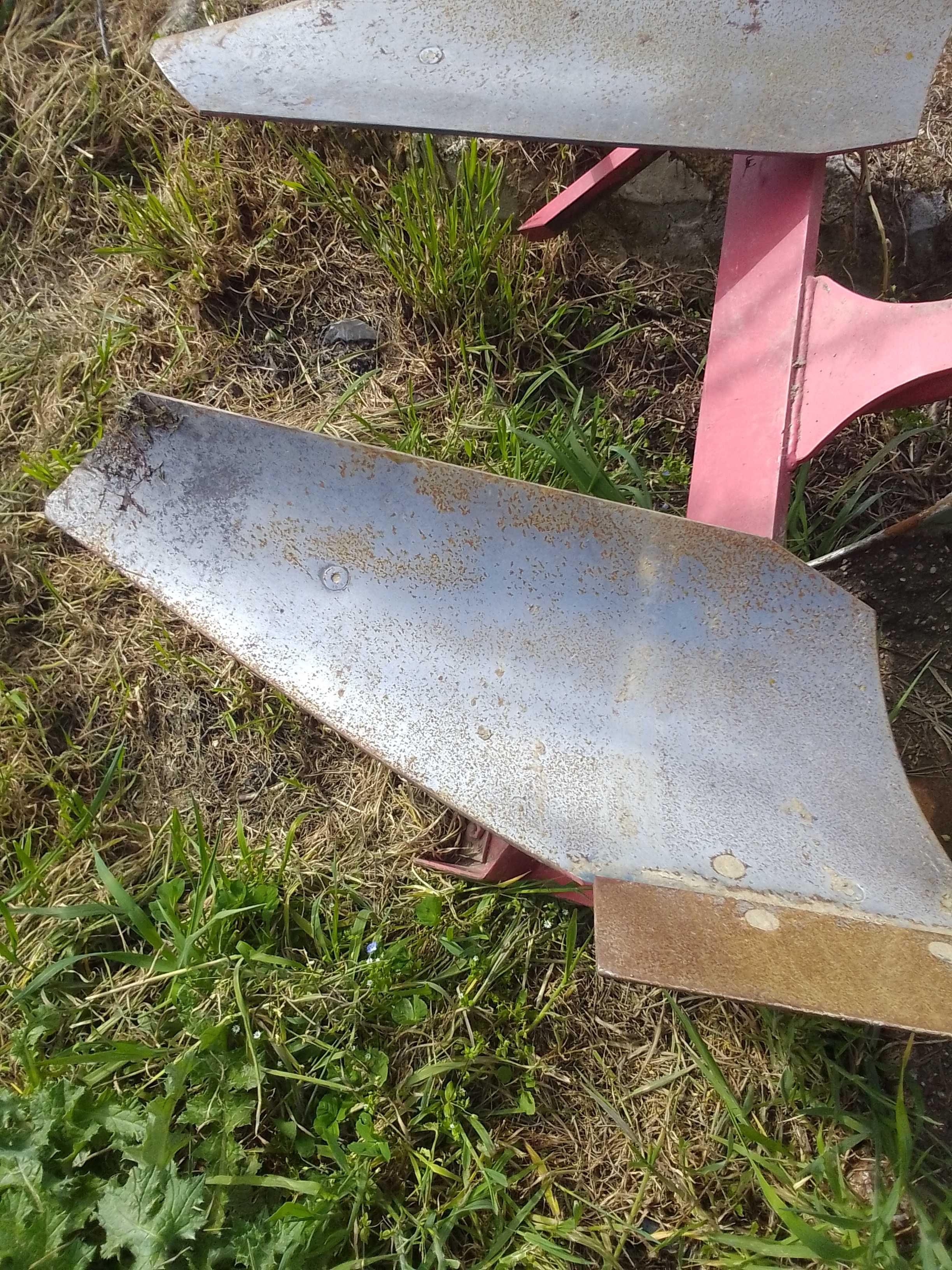 Vende se charrua com 1 H de trabalho