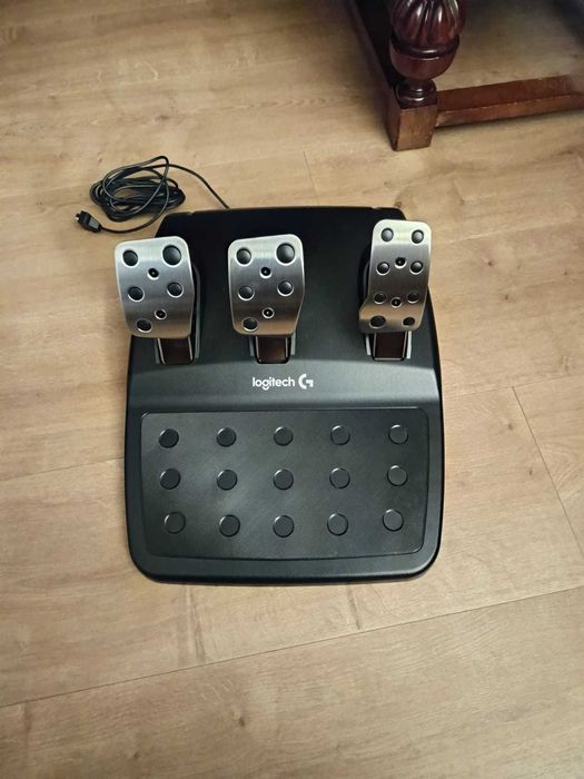 Voltante G920 + Pedais  (Novo)