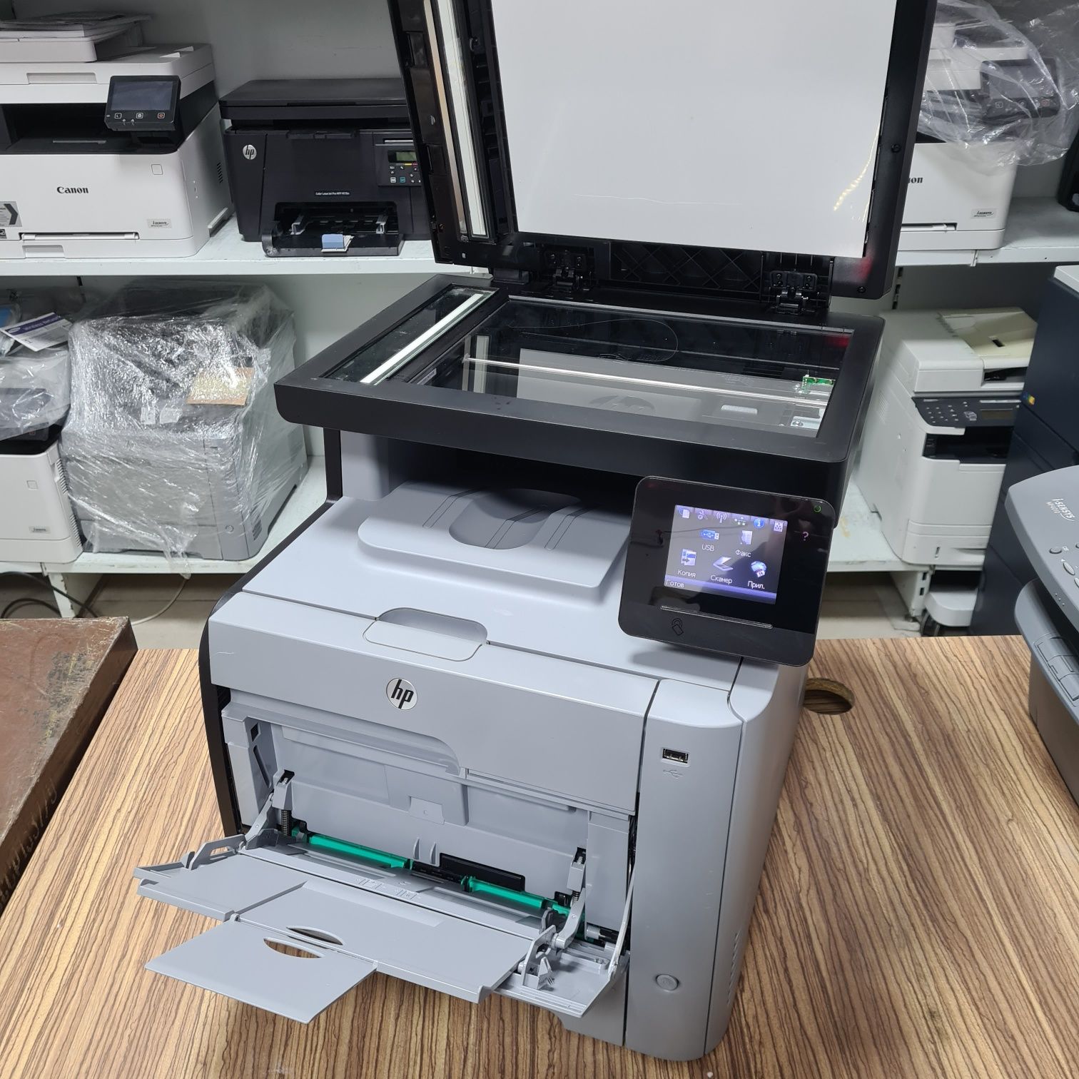 МФУ А4 цв. HP Color LJ Pro M476dn.  Лазерный цветной