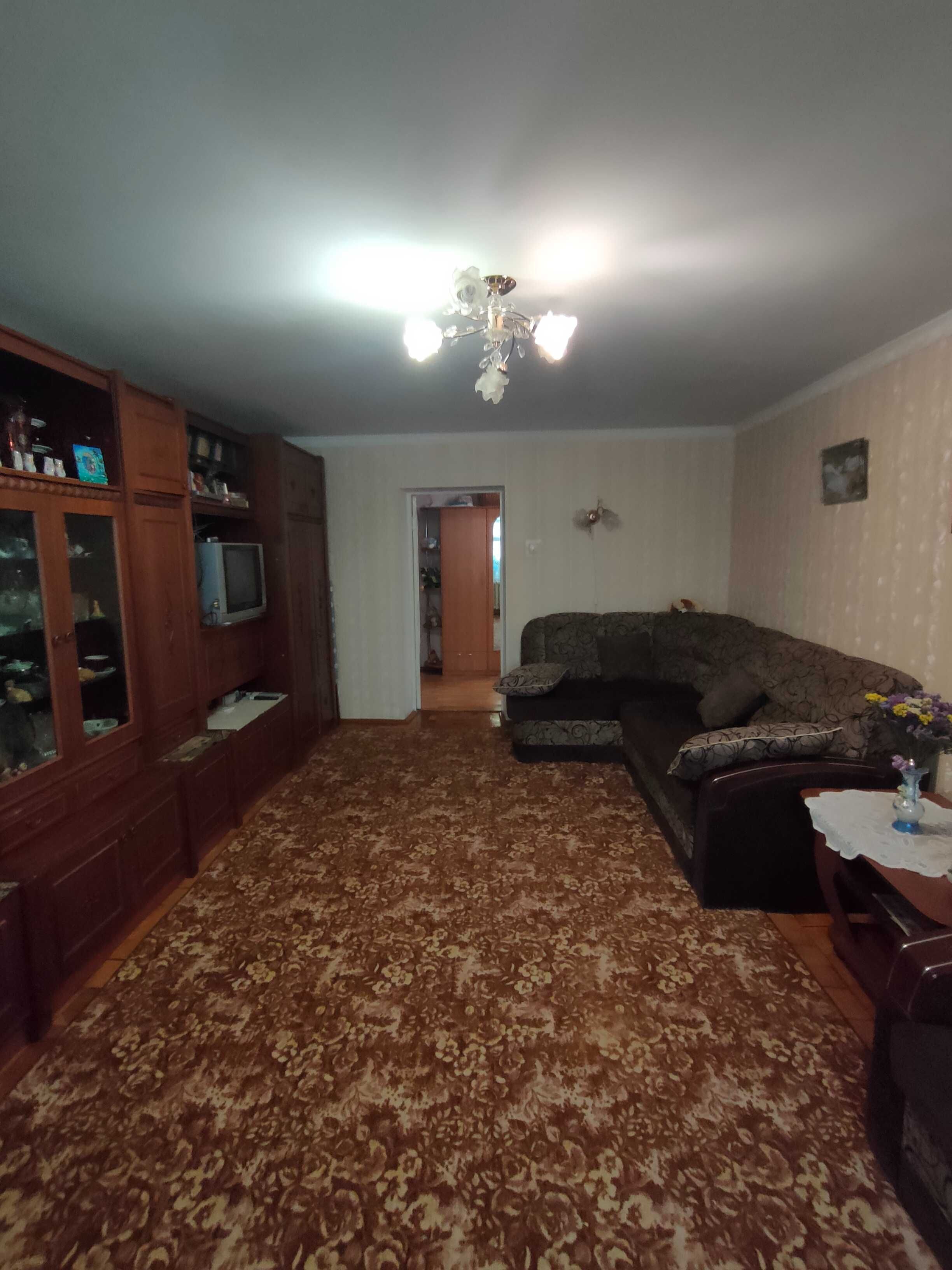 Продам 3 кімнатну квартиру по вулиці І. Мазепи