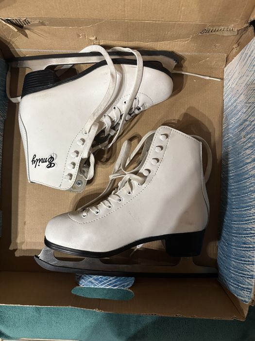 Ковзани р.39, устілка 25см