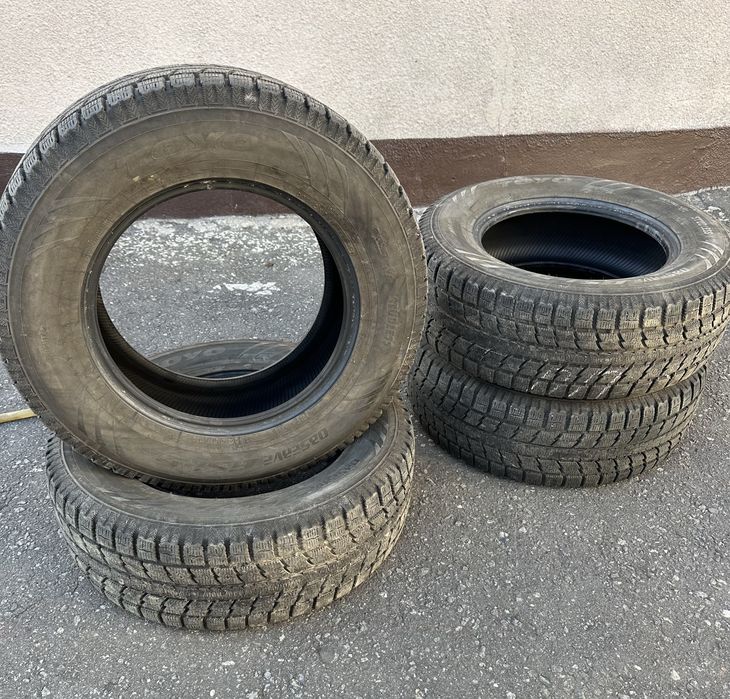 Зимові шини 265/65R17