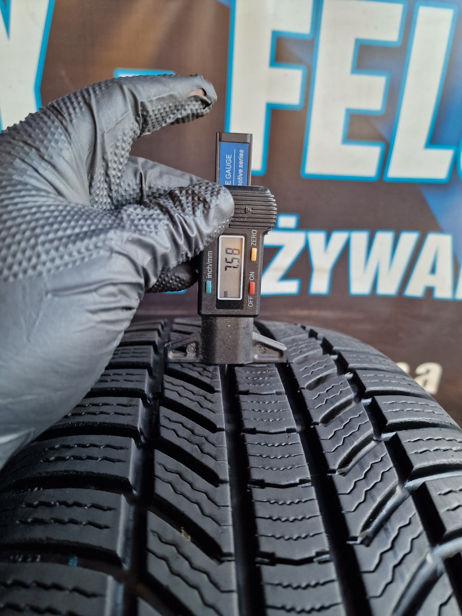 Opony zimowe 225/60/18 Continental Komplet 7.5mm 2022