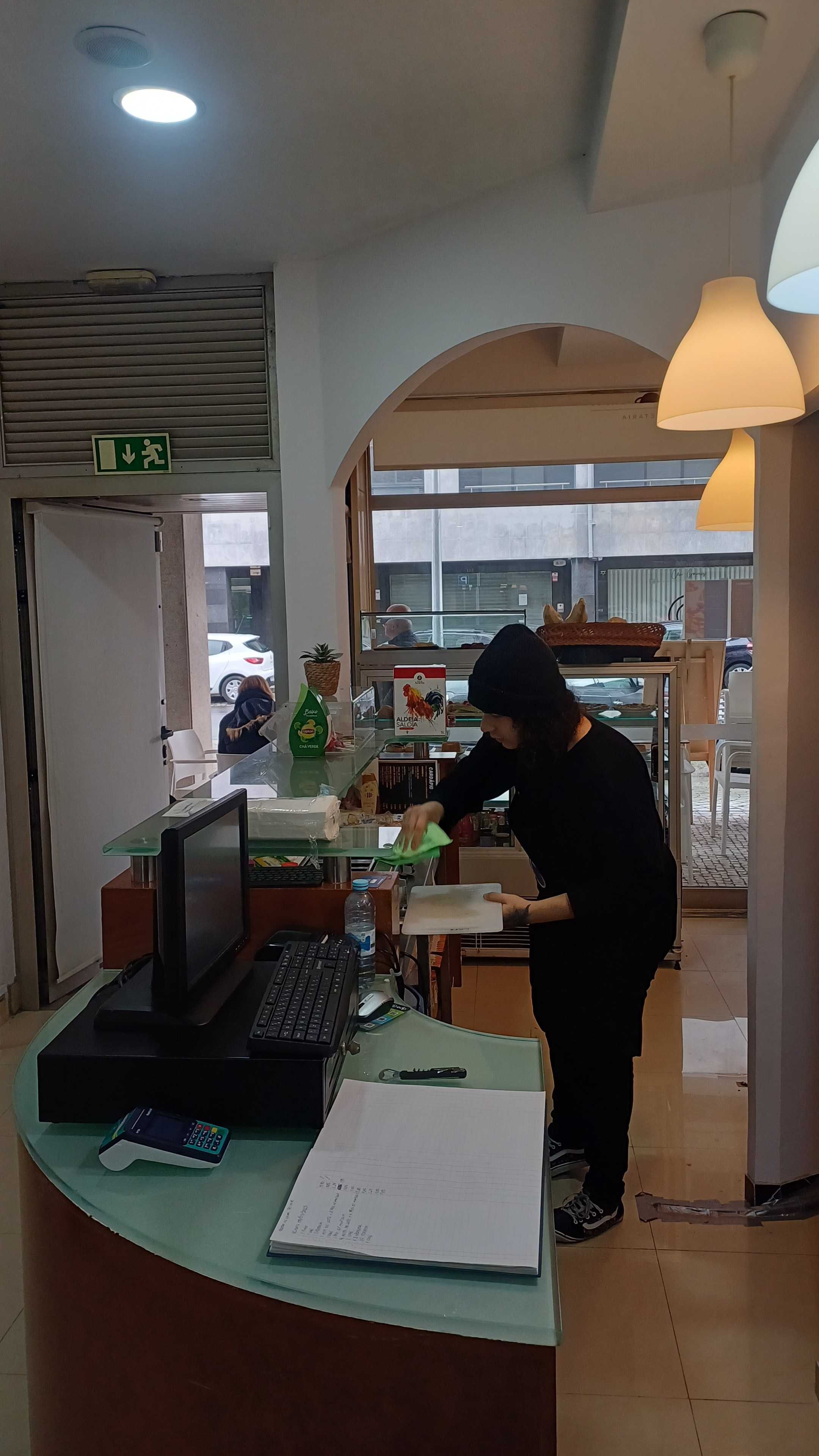 Cafe em trofa com baixa de preço