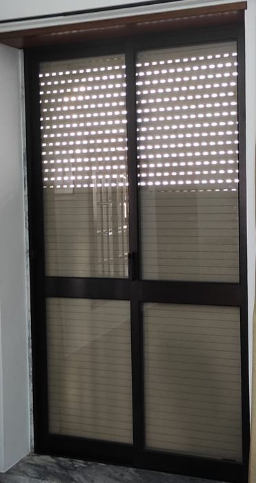 11 aluminum windows and 5 wooden windows64285303591553122