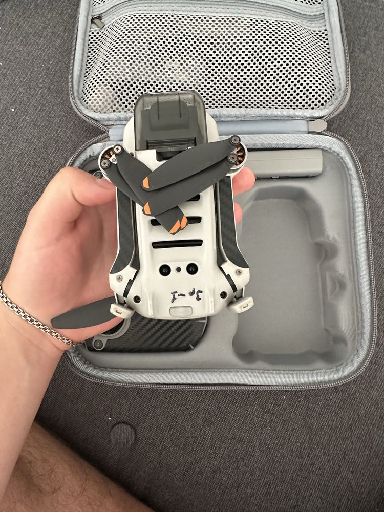 Квадрокоптер DJI mini 2