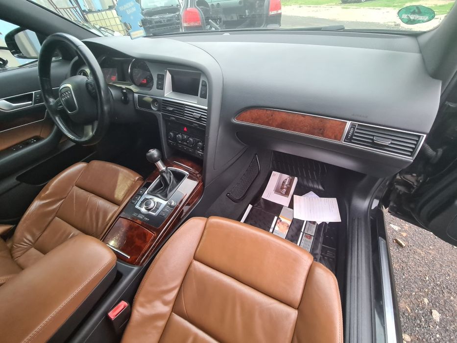 KOKPIT konsola czarna DESKA ROZDZIELCZA Audi A6 C6 2005r Europa