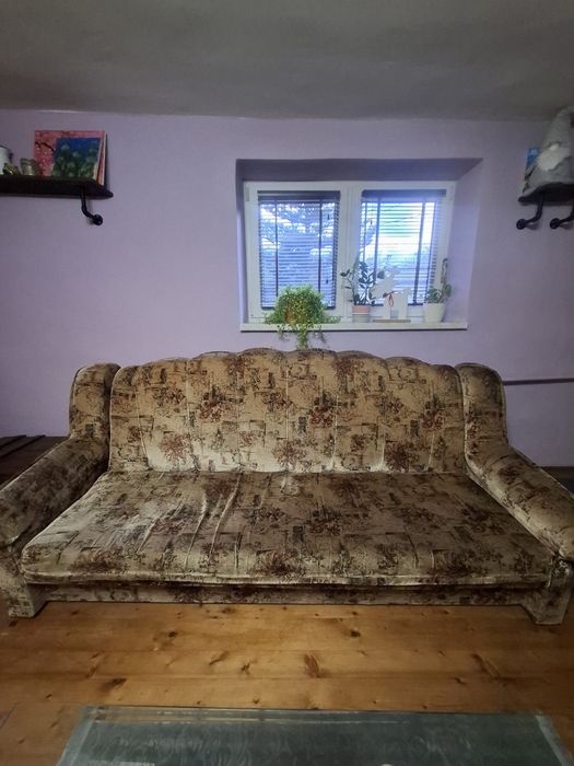 Łóżko kanapa wersalka oddam za darmo.