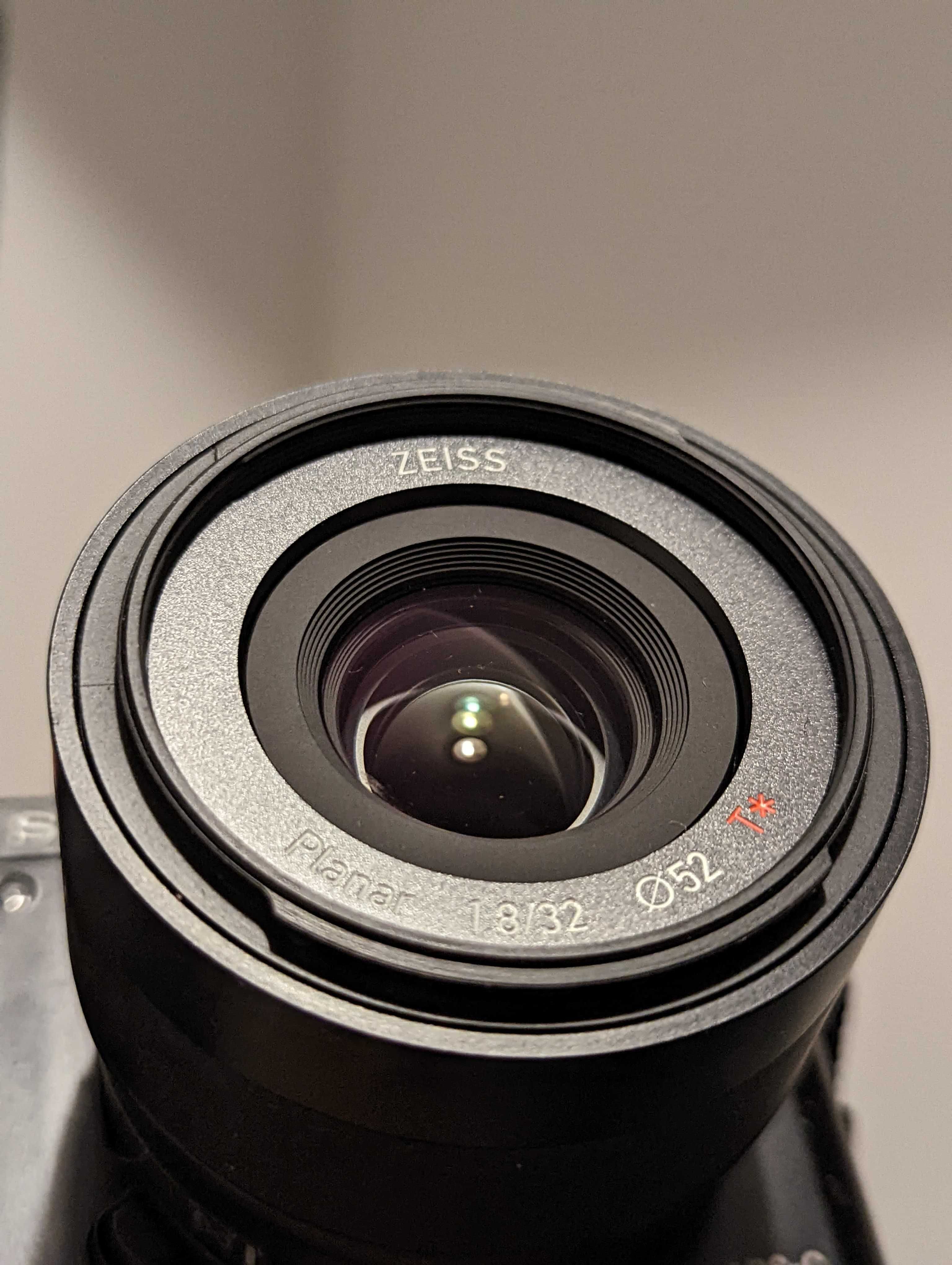 Zeiss Touit 32mm F/1.8 (Sony)
