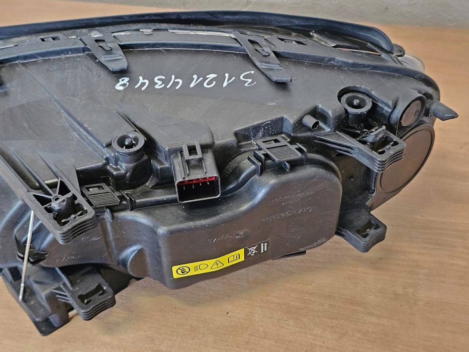 Reflektor prawy xenon volvo XC70 V70 S80 2007--2013 EU