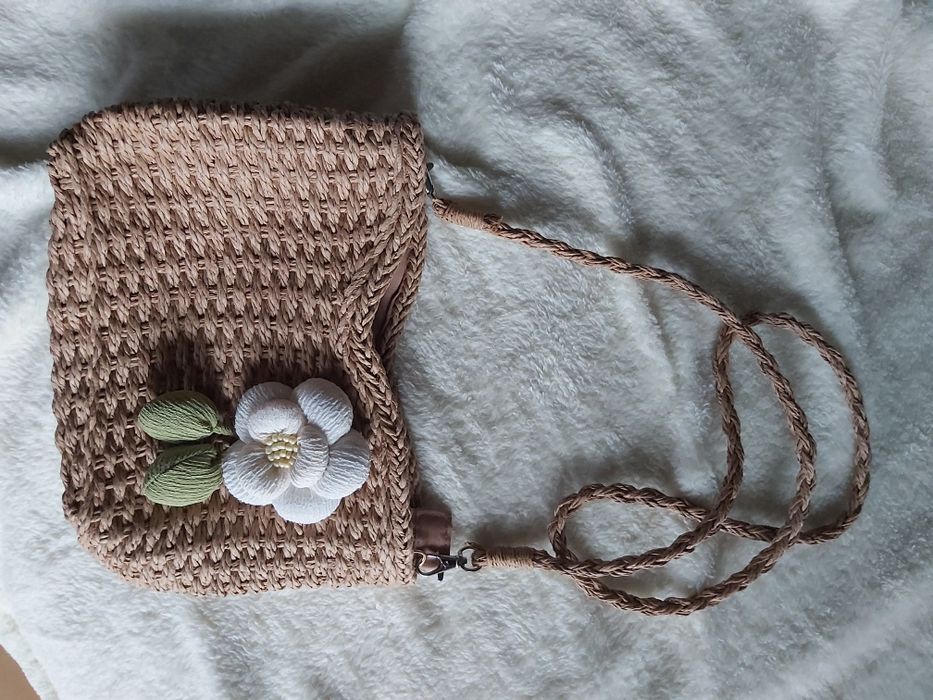 Bolsa artesanal de ráfia