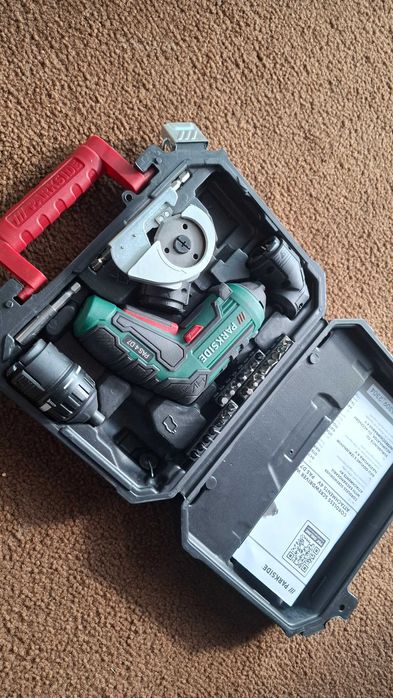 Wkretarka akumulatorowa Parkside 4V z akcesoriami, nakładkami, walizka