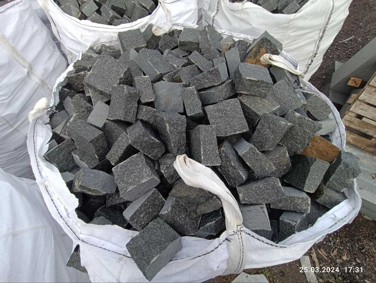 Бруківка гранітна покращена