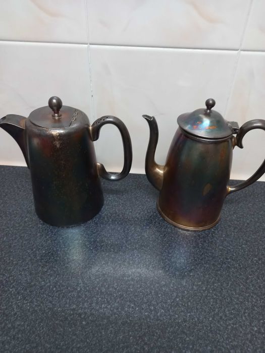 Cafeteira e "bule" seculares