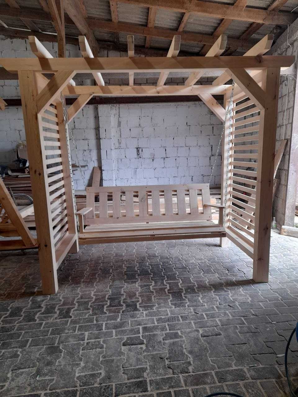 Huśtawka ogrodowa drewniana