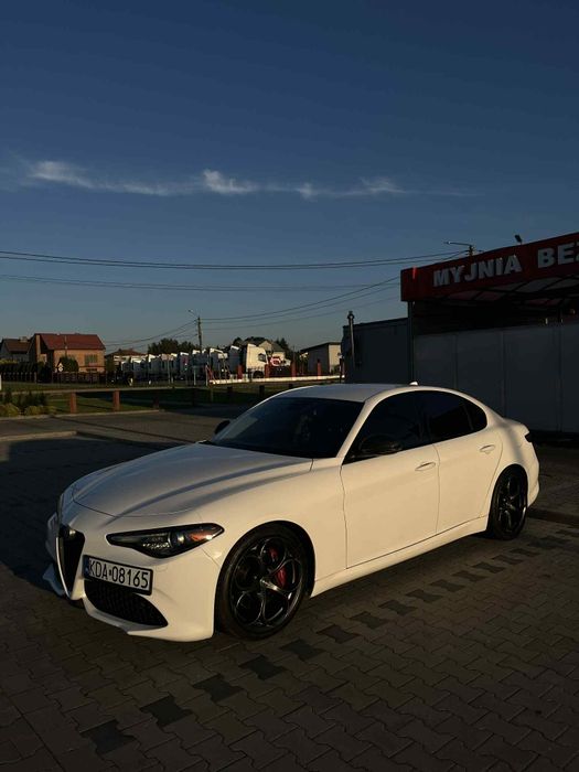 Alfa Romeo Giulia Sport RWD