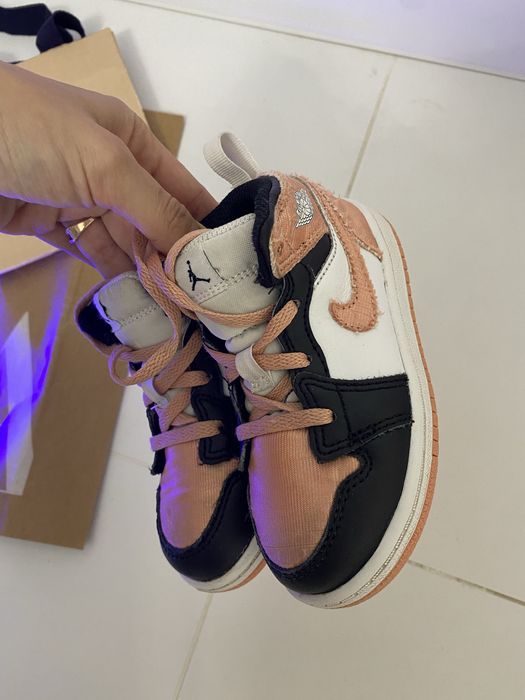 Кросівки nike jordan для дівчинки