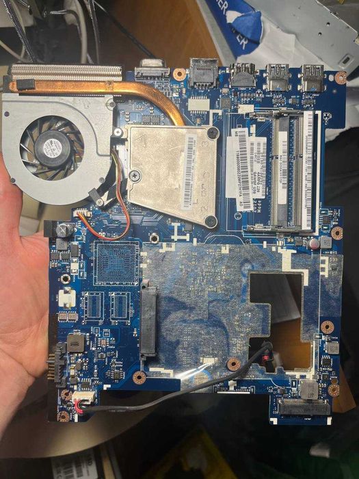 sprzedam płytę główną z laptopa Lenovo G585