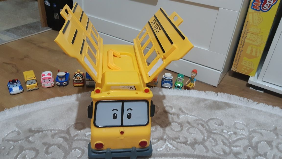 Кейс-гараж школьный автобус Скулби Robocar Poli+машинки